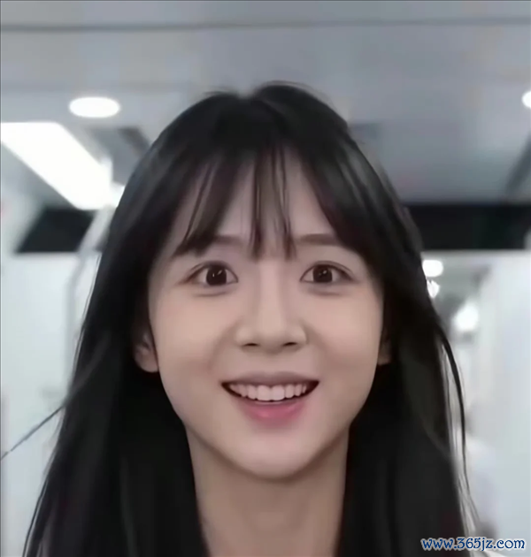 被AI脸包围的我 仍是快看吐了